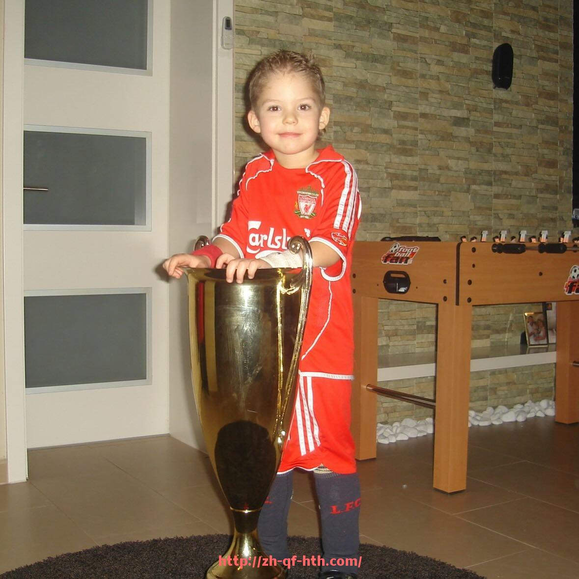 华体会hth-英超杰出球员介绍及赛场贡献总结